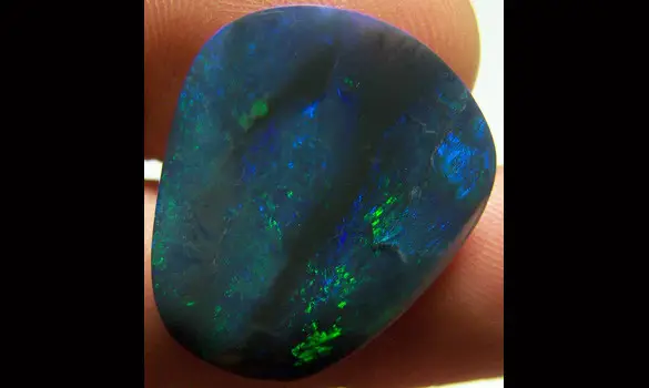 SOLID BLACK OPAL 12.40 CT L. RIDGE