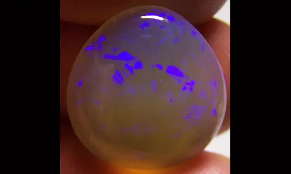 SOLID CRYSTAL OPAL 14.60 CT L. RIDGE