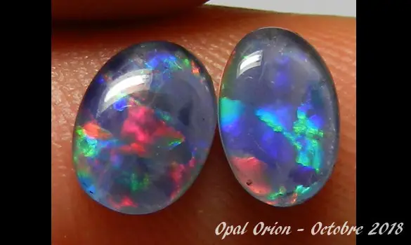 2 OPALES TRIPLET 8x6 mm PIERRE AUSTRALIE