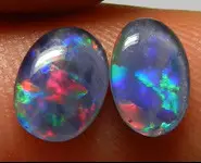 2 OPALES TRIPLET 8x6 mm PIERRE AUSTRALIE