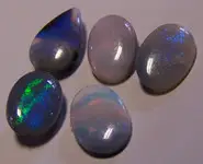 5 SOLID OPALS 2.35 CT MINTABIE