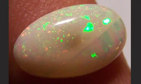 ORIGINAL OPALE BLANCHE 2.20 CT WELO