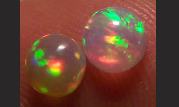 2 OPALES RONDES 5mm WELO