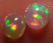 2 ROUNDS 5mm CRYSTAL OPAL WELO