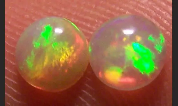 2 OPALES RONDES 5mm WELO