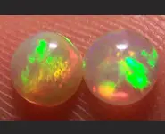 2 ROUNDS 5mm CRYSTAL OPAL WELO