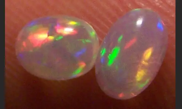 2 OVALS 6x4mm CRYSTAL OPAL WELO