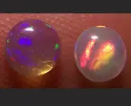 2 ROUNDS 5mm CRYSTAL OPAL WELO