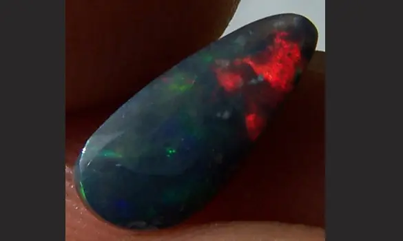 SOLID BLACK OPAL 1.05 CT L. RIDGE