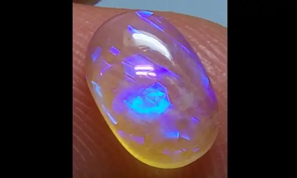 OPALE CRISTAL 0.75 CT LIGHTNING RIDGE