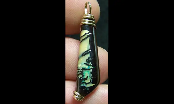 PENDENTIF OR 14K GF - OPALE KOROIT